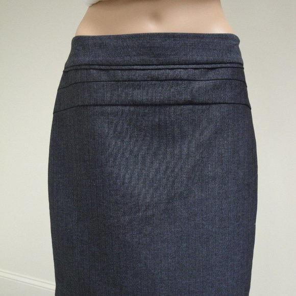 Limited Skirt - Picture 1 of 8
